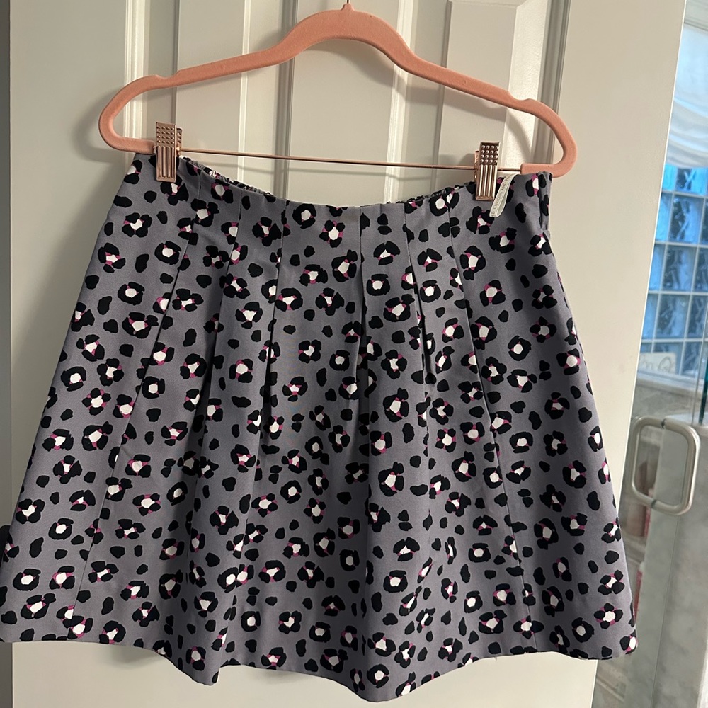 Kate Spade Size 6 Grey Leopard Print Elastic skirt